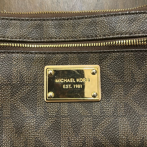 Michael Kors clutch - Picture 5 of 5